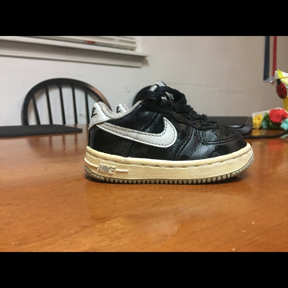 Little boy Nike’s - Picture 2 of 5
